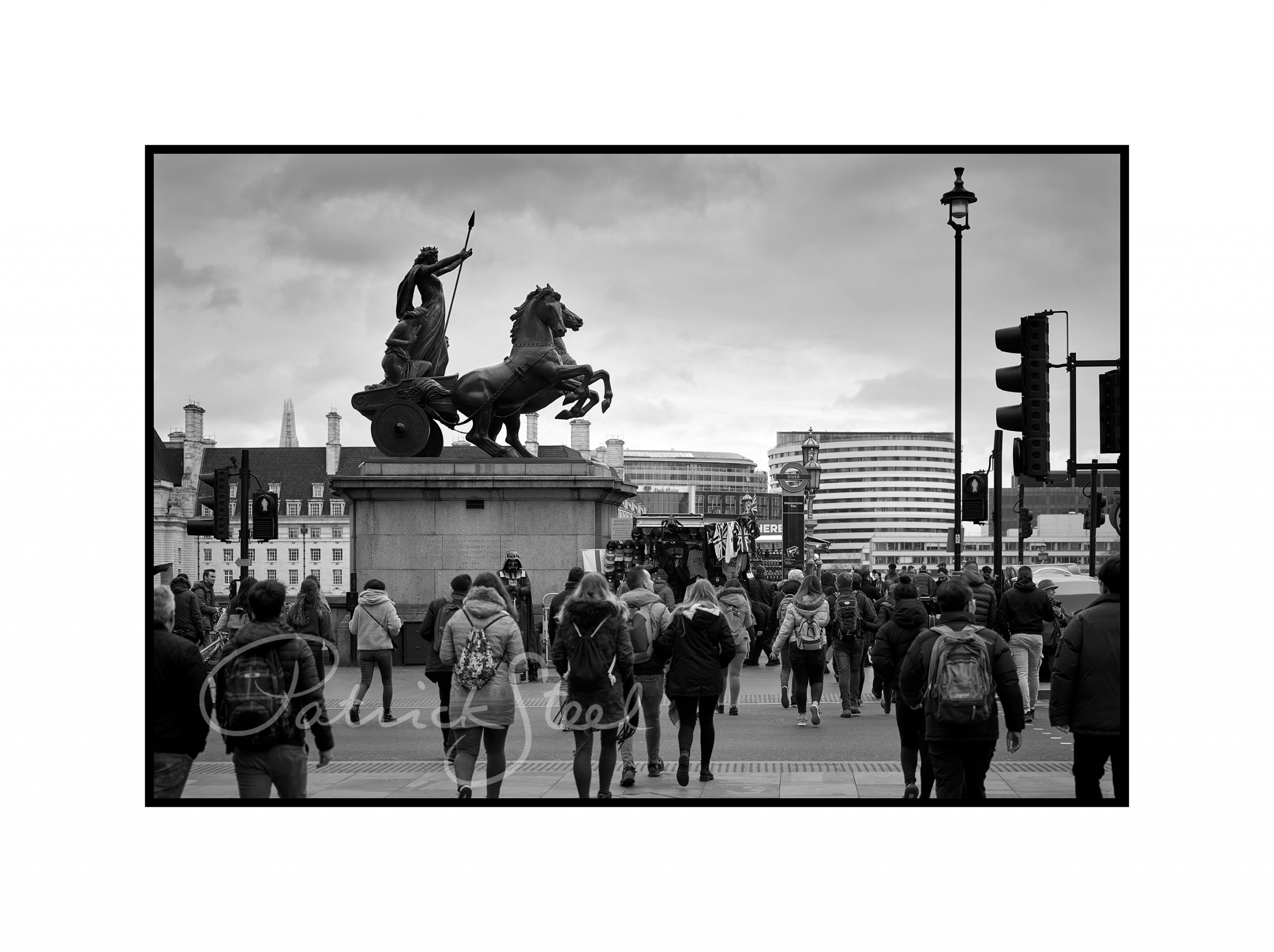 Boadicea and Her Daughters; guarded by Darth Vader - Westminster Bridge, London | B&W | <a href=