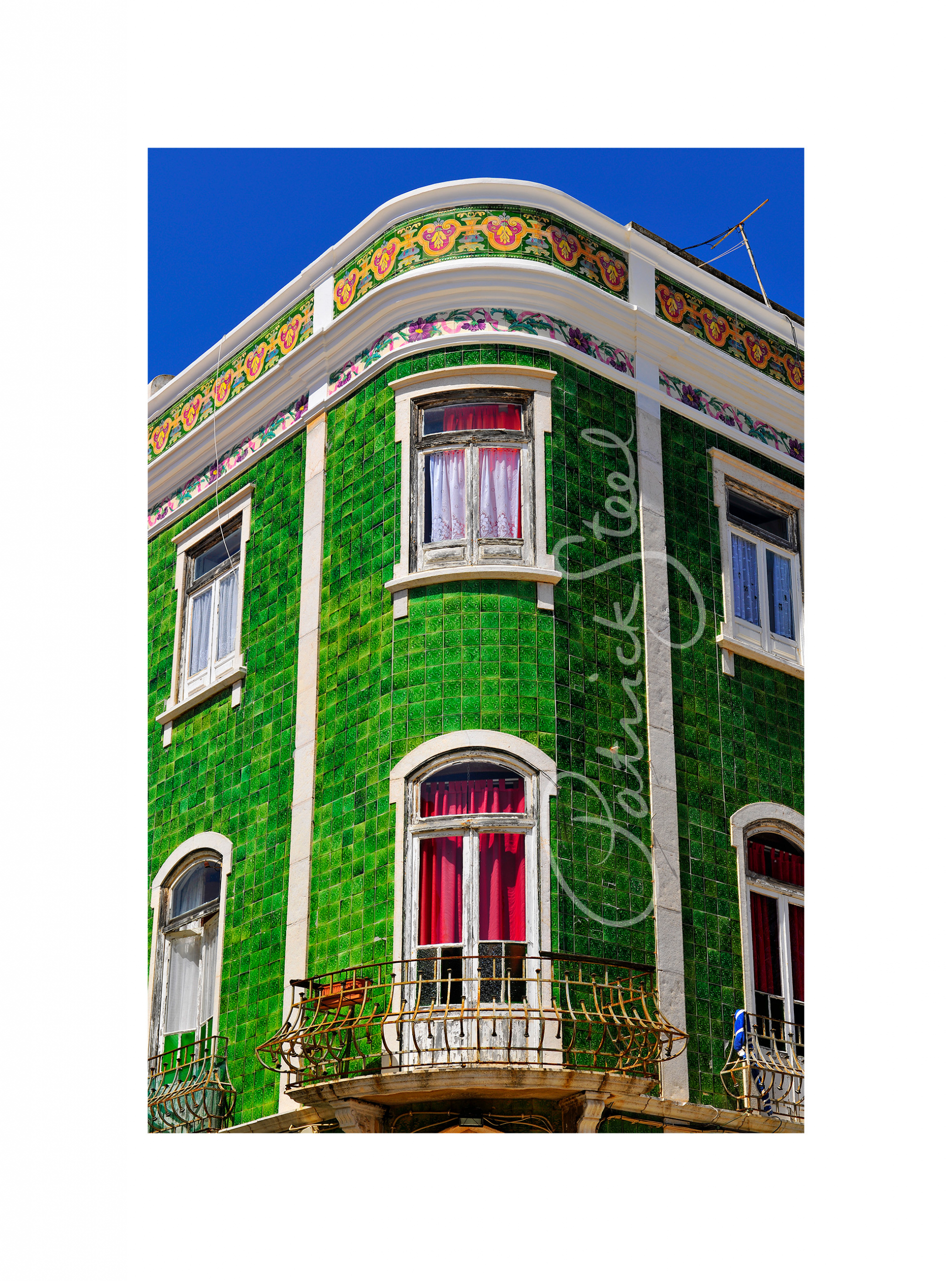 Green House - Old Town Lagos, Portugal | <a href=