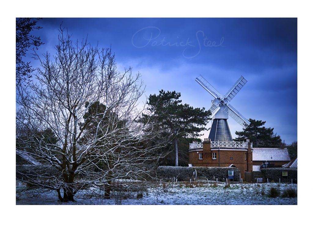 photograph of wimbledon windmill in snow by photographer patrick steel